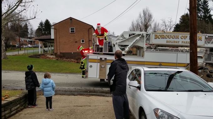 Santa Claus Visits Holiday Park with HPVFD