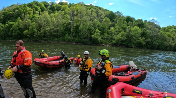 Several Holiday Park VFD Firefighters Complete Boats Ops Class for our Swift Water Rescue Team