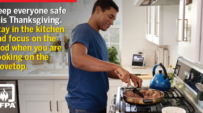 Thanksgiving Cooking and Safety Tips