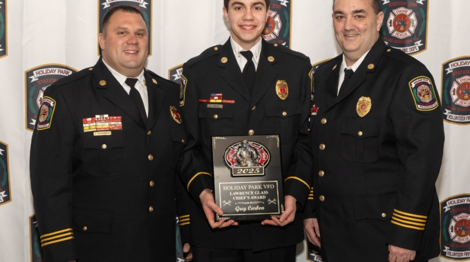 Annual Banquet: Greg Carbon Recipient of Larry Glass Chief’s Award 2025